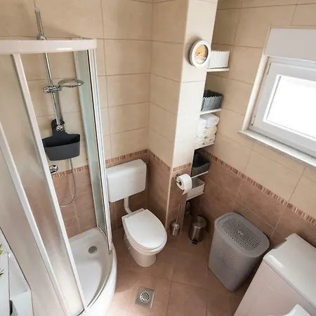 Sunny Point Apartment